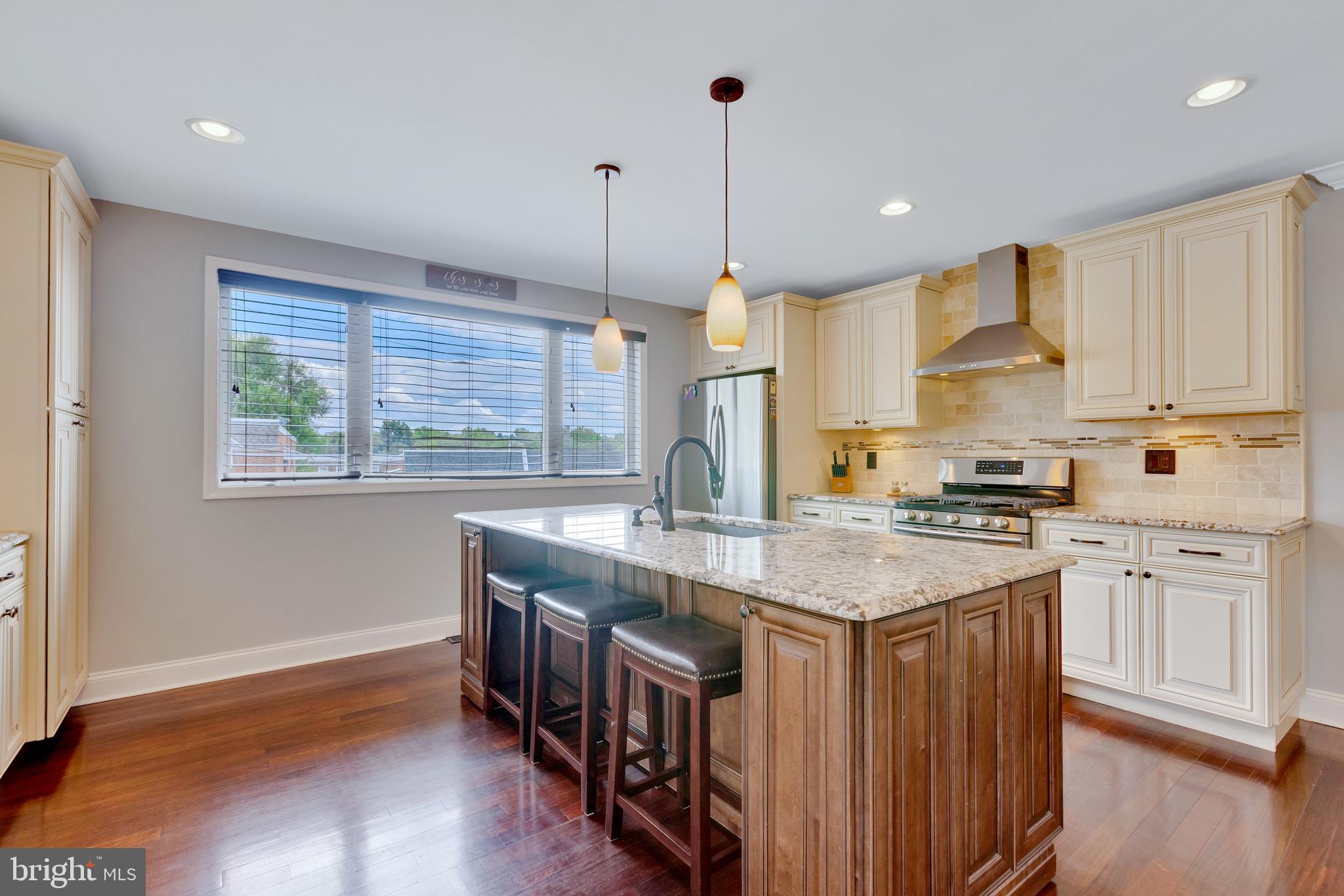 755 Hill Road Philadelphia, PA 19128 - Photo 6 of 32 Gallery Image 6