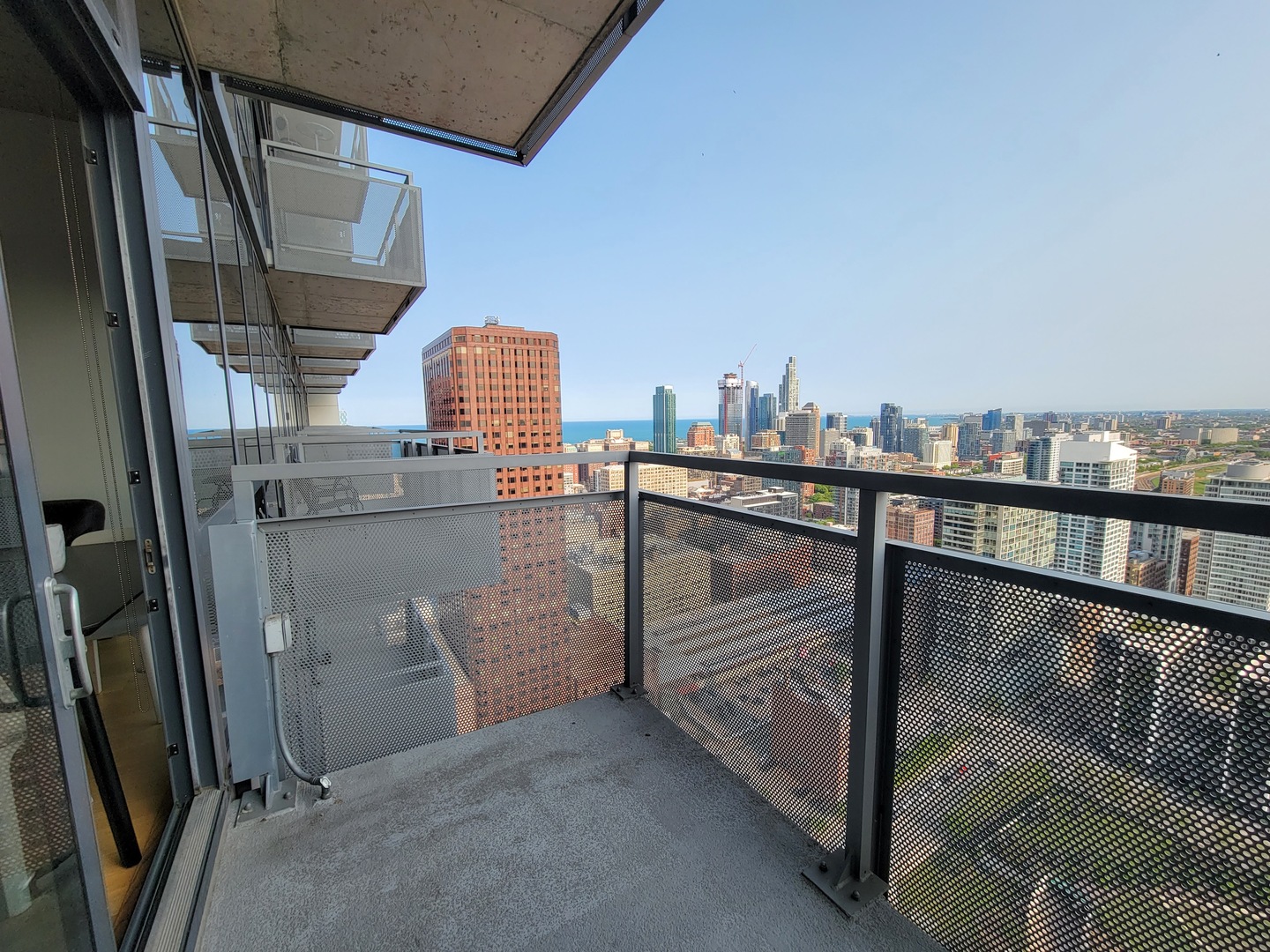 235 West Van Buren Street, Unit 4208 Chicago, IL 60607 - Photo 15 of 16