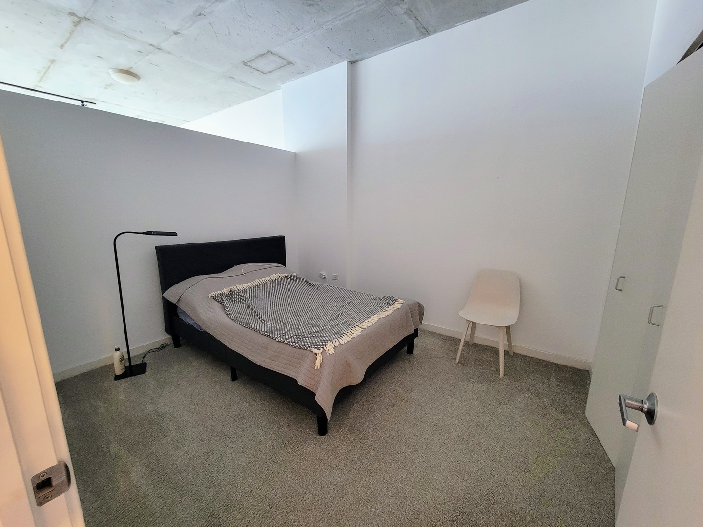 235 West Van Buren Street, Unit 4208 Chicago, IL 60607 - Photo 8 of 16