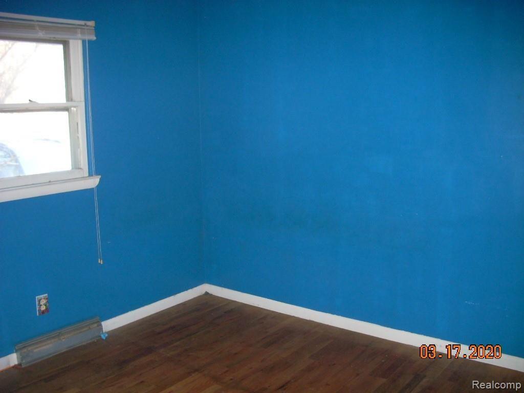 9510 South Durand Road Durand, MI 48429 - Photo 11 of 18 DSCN2180.JPG