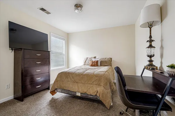 $399,900 | 290 Island Bluff Drive, Memphis, TN 38103