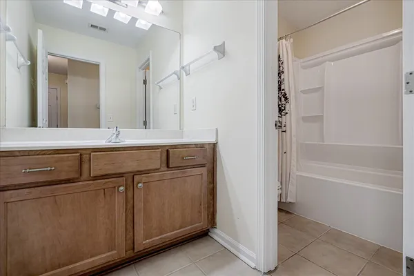 $399,900 | 290 Island Bluff Drive, Memphis, TN 38103