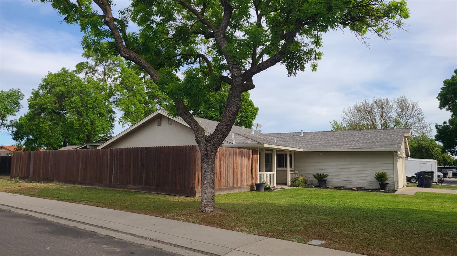 1101 Winchell Way Modesto, CA 95358 - Photo 7 of 31