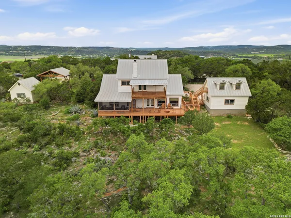 $825,000 | 2522 Summit Drive, New Braunfels, TX 78132