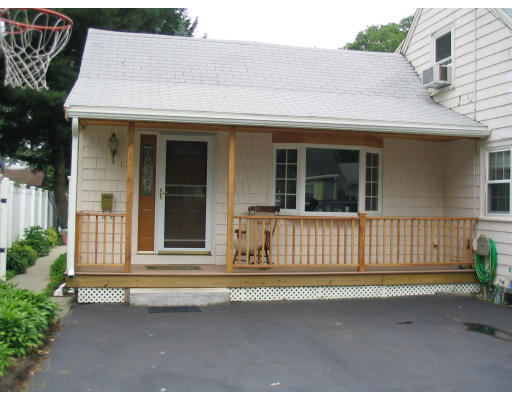 12 Verndale Road Weymouth, MA 02190 - Photo 2 of 12 Gallery Image 2