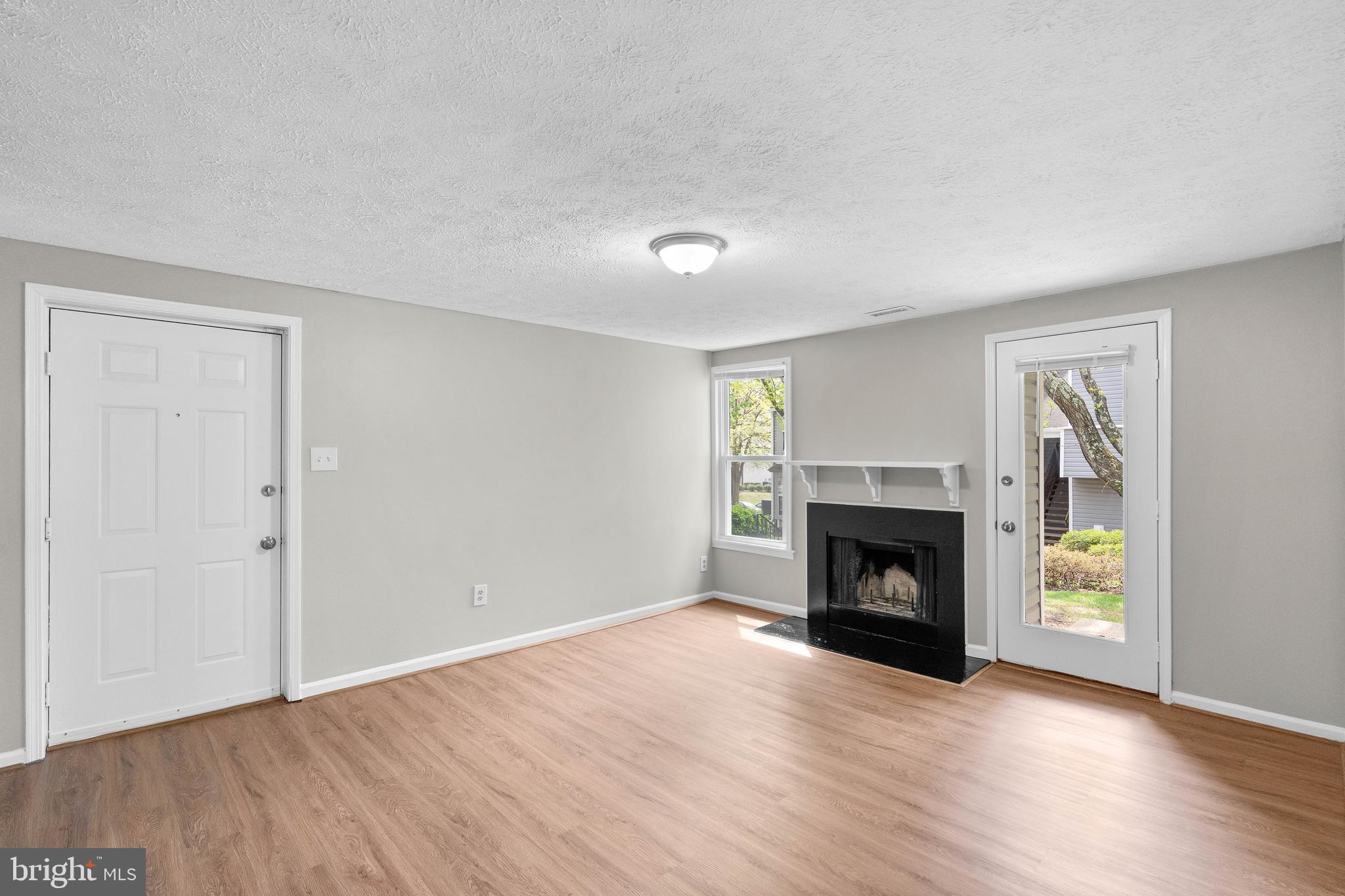 3925 Greencastle Road, Unit 103 Burtonsville, MD 20866 - Photo 2 of 24 Living Room