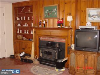 53 Horsham Road Hatboro, PA 19040 - Photo 4 of 12 Living Room