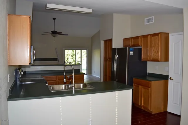 $2,400 | 19010 North 25th Way, Phoenix, AZ 85050