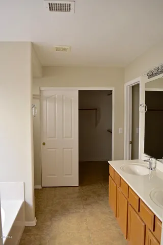 $2,400 | 19010 North 25th Way, Phoenix, AZ 85050