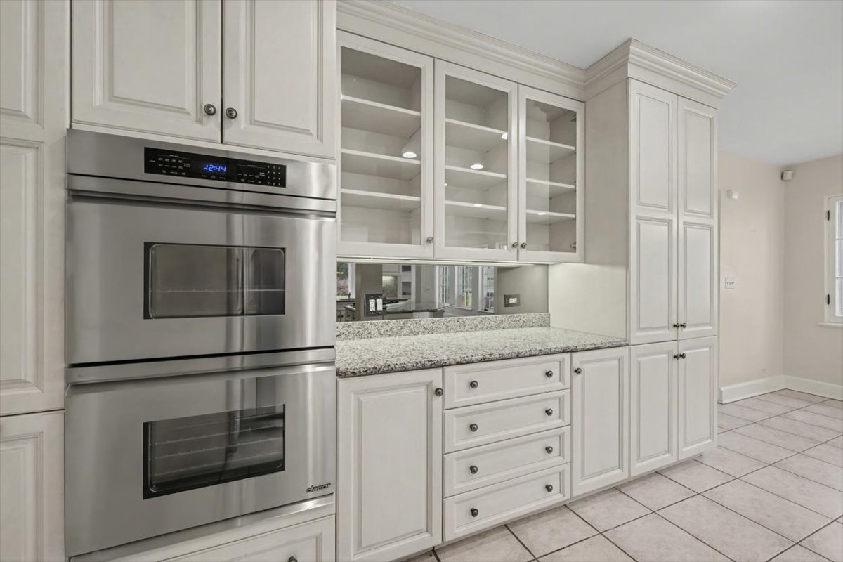 396 Sheridan Road Glencoe, IL 60022 - Photo 12 of 56