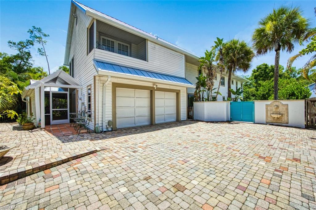 2727 66th Street Southwest Naples, FL 34105 - Photo 5 of 33 lots of room to park
