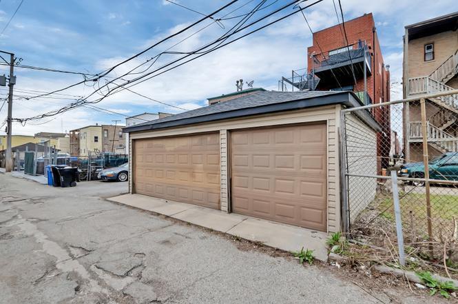 2417 West Fillmore Street, Unit 1 Chicago, IL 60612 - Photo 16 of 16 a view of a garage