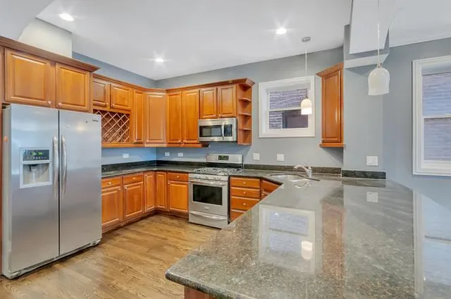 $412,000 | 2417 West Fillmore Street, Unit 1, Chicago, IL 60612