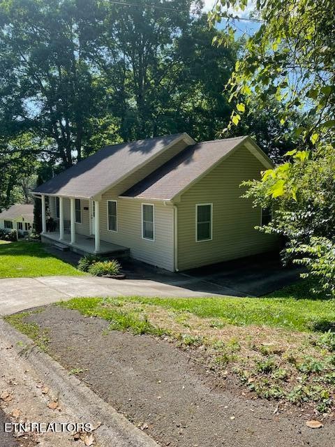 421 Delaware Avenue Oak Ridge, TN 37830 - Photo 1 of 34 a view of outdoor space yard and house