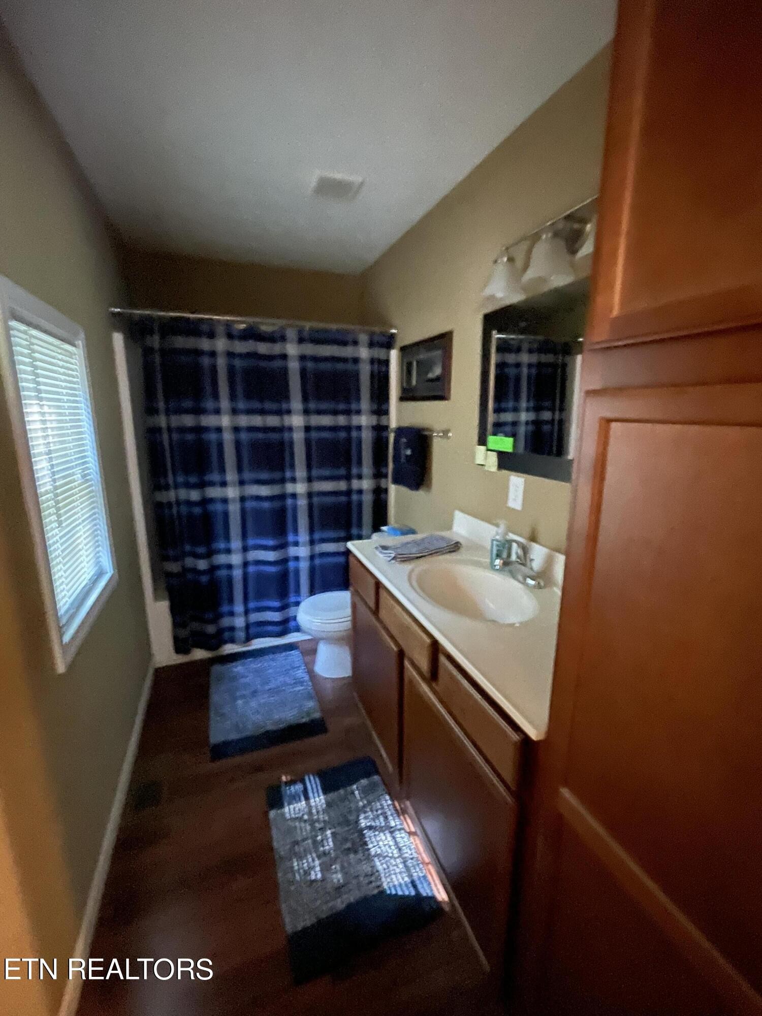 421 Delaware Avenue Oak Ridge, TN 37830 - Photo 27 of 34 a utility room with dryer and washer