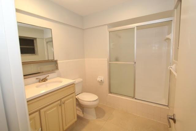 1910 Northeast 27th Court Lighthouse Point, FL 33064 - Photo 16 of 47 Photo 16