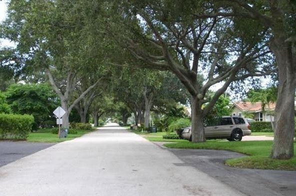 1910 Northeast 27th Court Lighthouse Point, FL 33064 - Photo 2 of 47 Photo 2