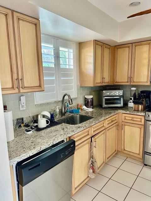 1910 Northeast 27th Court Lighthouse Point, FL 33064 - Photo 25 of 47 Apt 3