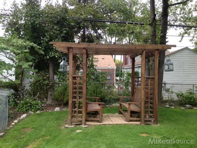 1512 Roslyn Road Grosse Pointe Woods, MI 48236 - Photo 25 of 30