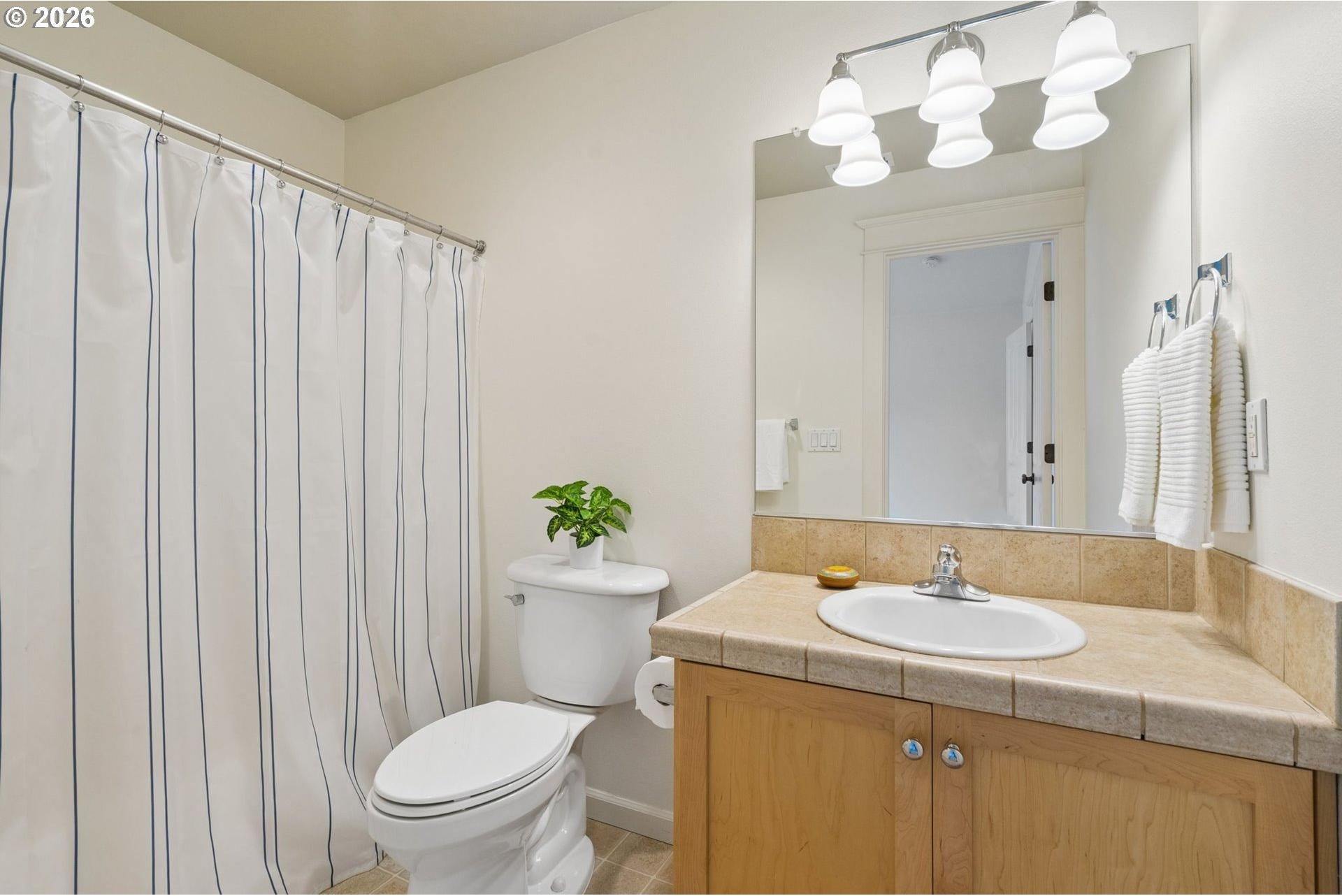 20750 Viewpoint Road West Linn, OR 97068 - Photo 33 of 48 Bathroom, Attached