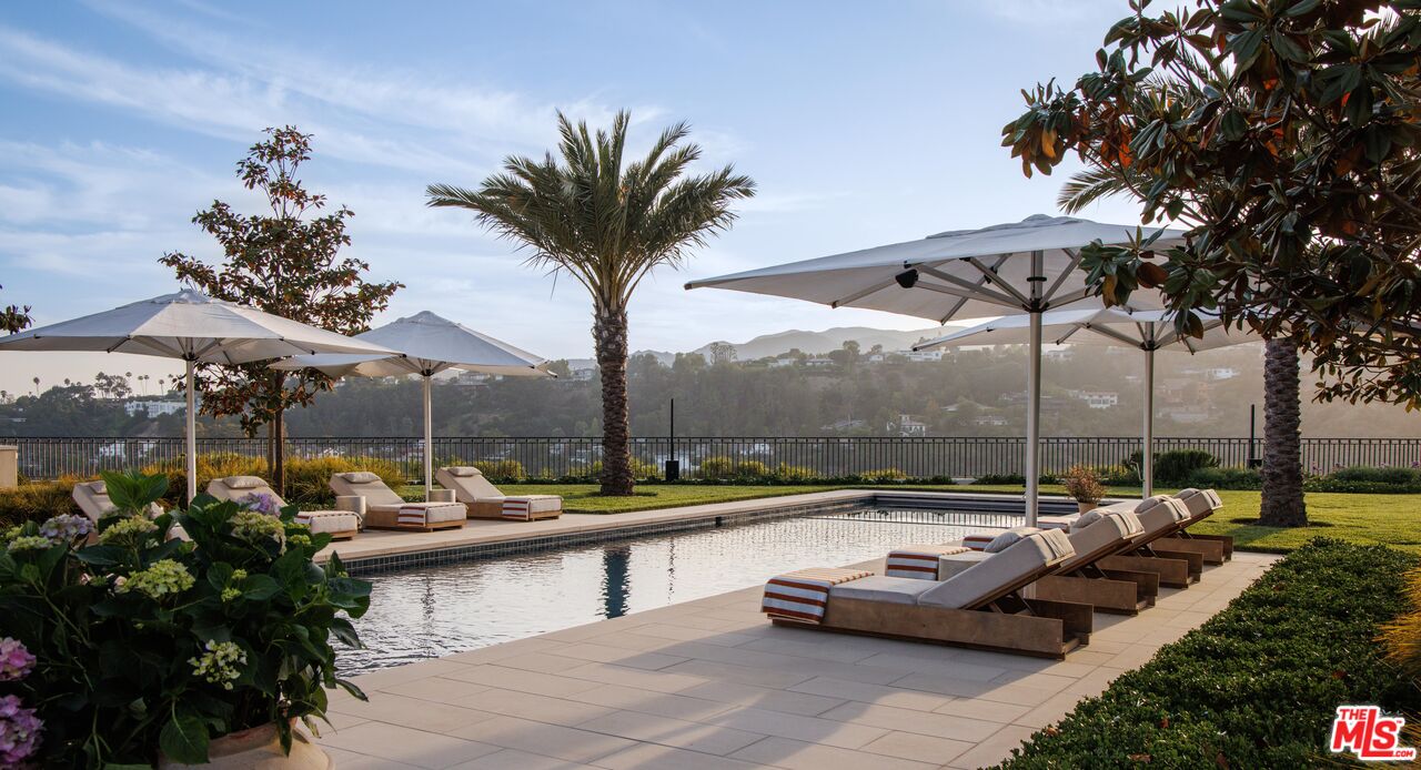 12833 Chalon Road Los Angeles, CA 90049 - Photo 26 of 34