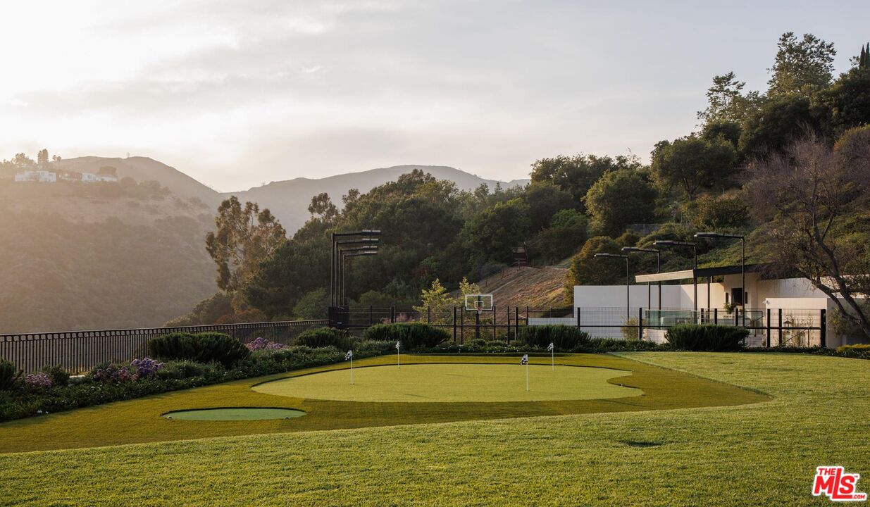 12833 Chalon Road Los Angeles, CA 90049 - Photo 28 of 34