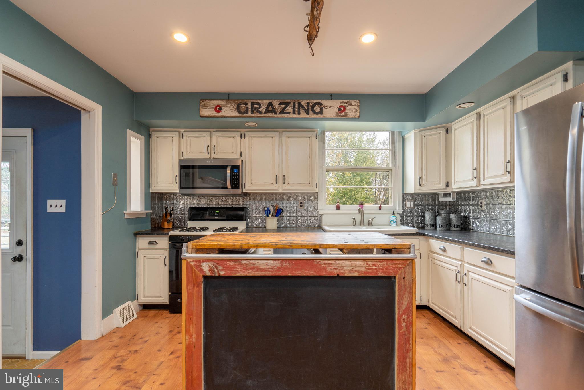 98 Heather Road Churchville, PA 18966 - Photo 6 of 43 Gallery Image 6