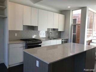 2854 John R Street Detroit, MI 48201 - Photo 5 of 9