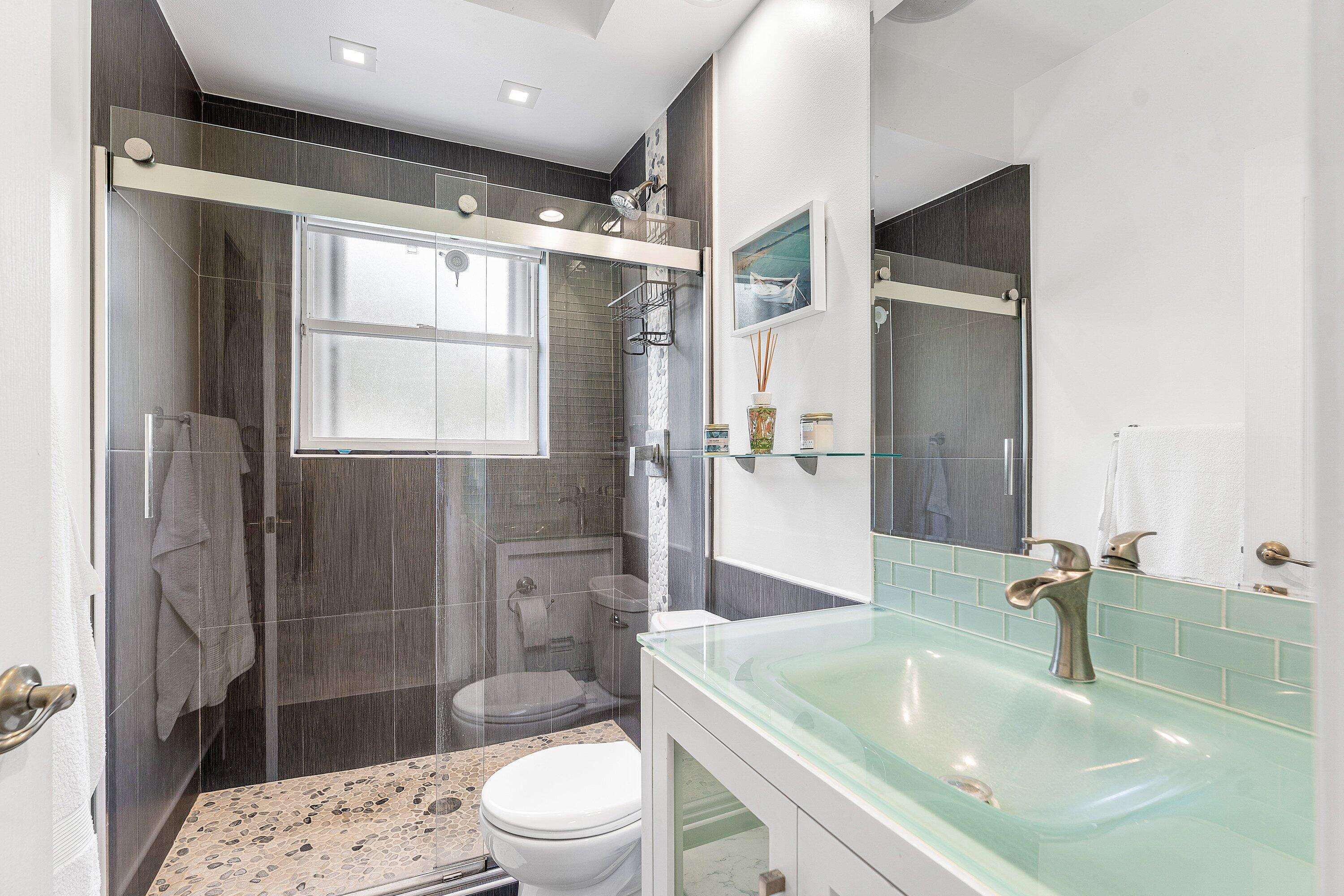 12328 85th Road North West Palm Beach, FL 33412 - Photo 32 of 51 2nd bathroom