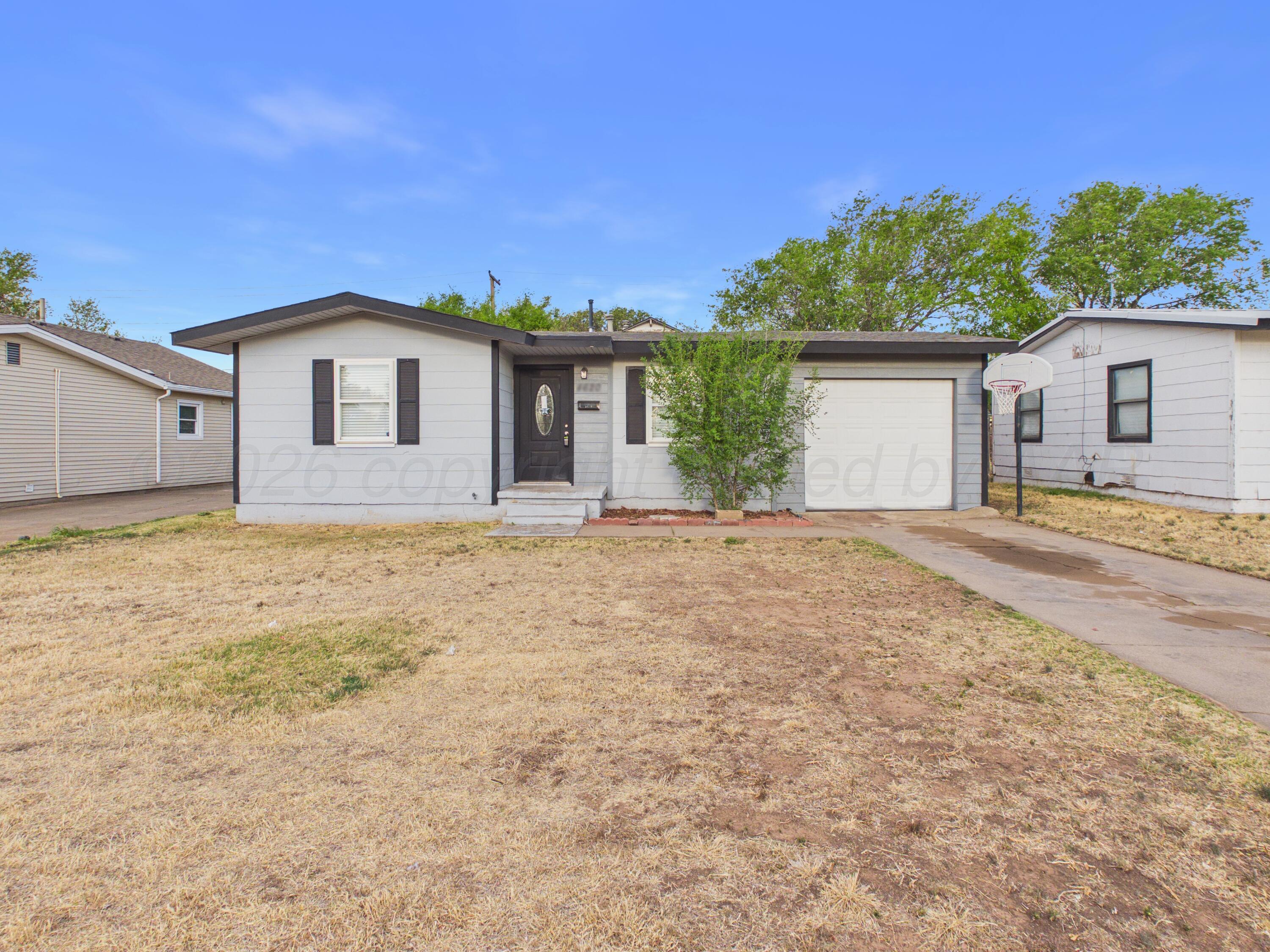 CAM06442G6-PR0019-STILL001