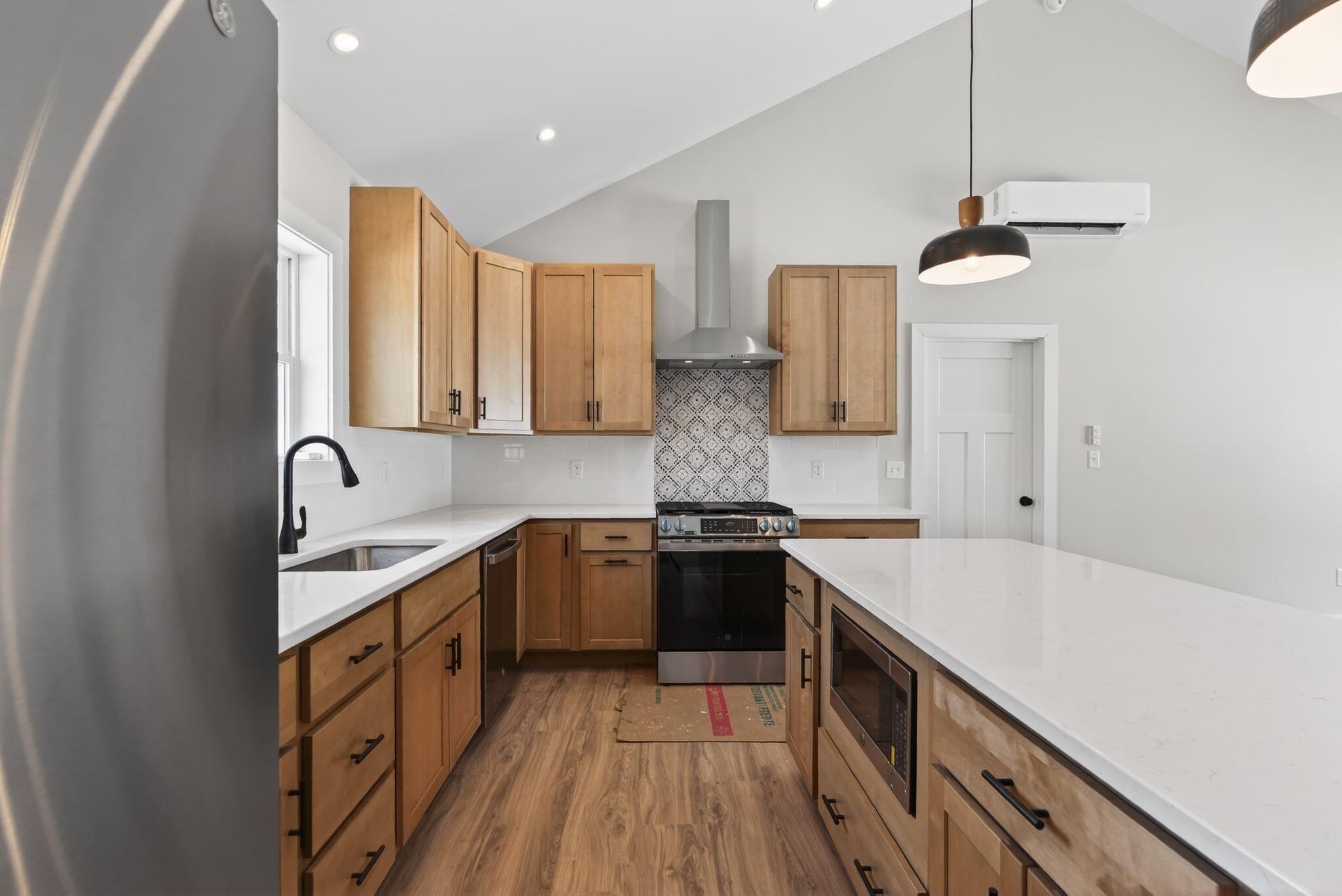 8 Hummingbird Lane Sanford, ME 04073 - Photo 9 of 46 Granite, Stainless, Microwave Drawer