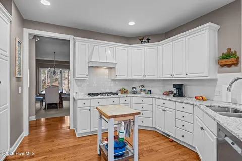 $639,500 | 106 Clay Circle, West End, NC 27376