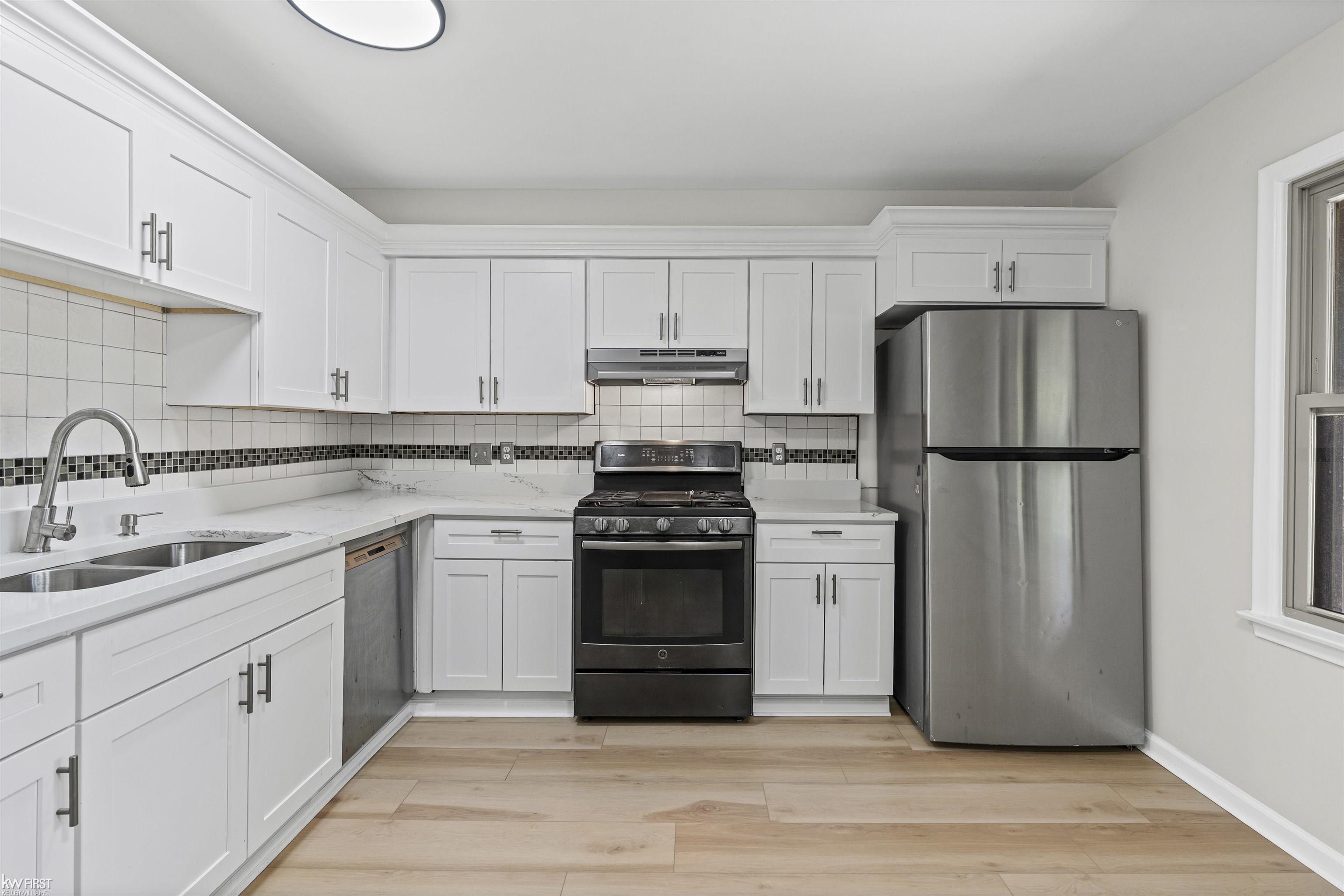 3183 Bridle Path Flint, MI 48507 - Photo 16 of 79