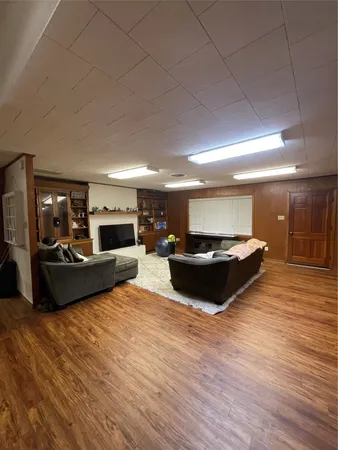 $1,850 | 2301 State Highway, Huntsville, TX 77320