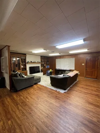 $1,850 | 2301 State Highway, Huntsville, TX 77320