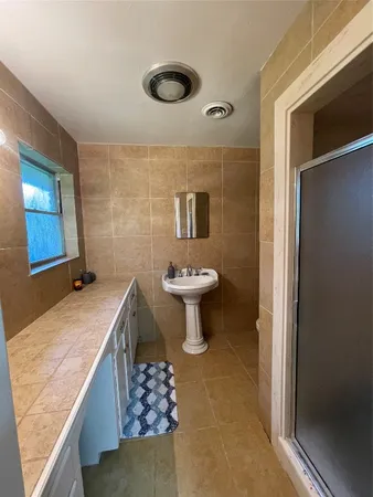 $1,850 | 2301 State Highway, Huntsville, TX 77320