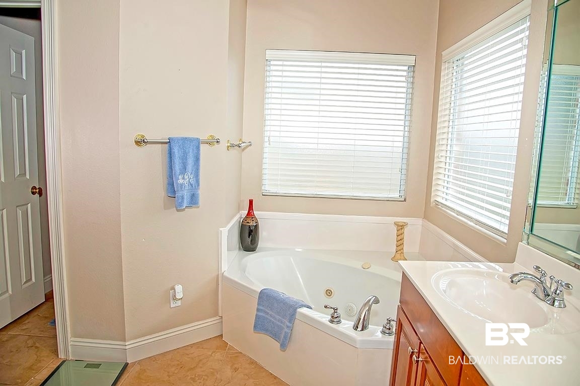 6580 Spaniel Drive Daphne, AL 36527 - Photo 12 of 34 Primary Bathroom