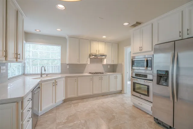 $2,875 | 147 Shelter Rock Court, The Woodlands, TX 77382