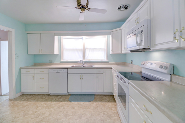 201 South Russell Street Champaign, IL 61821 - Photo 7 of 26