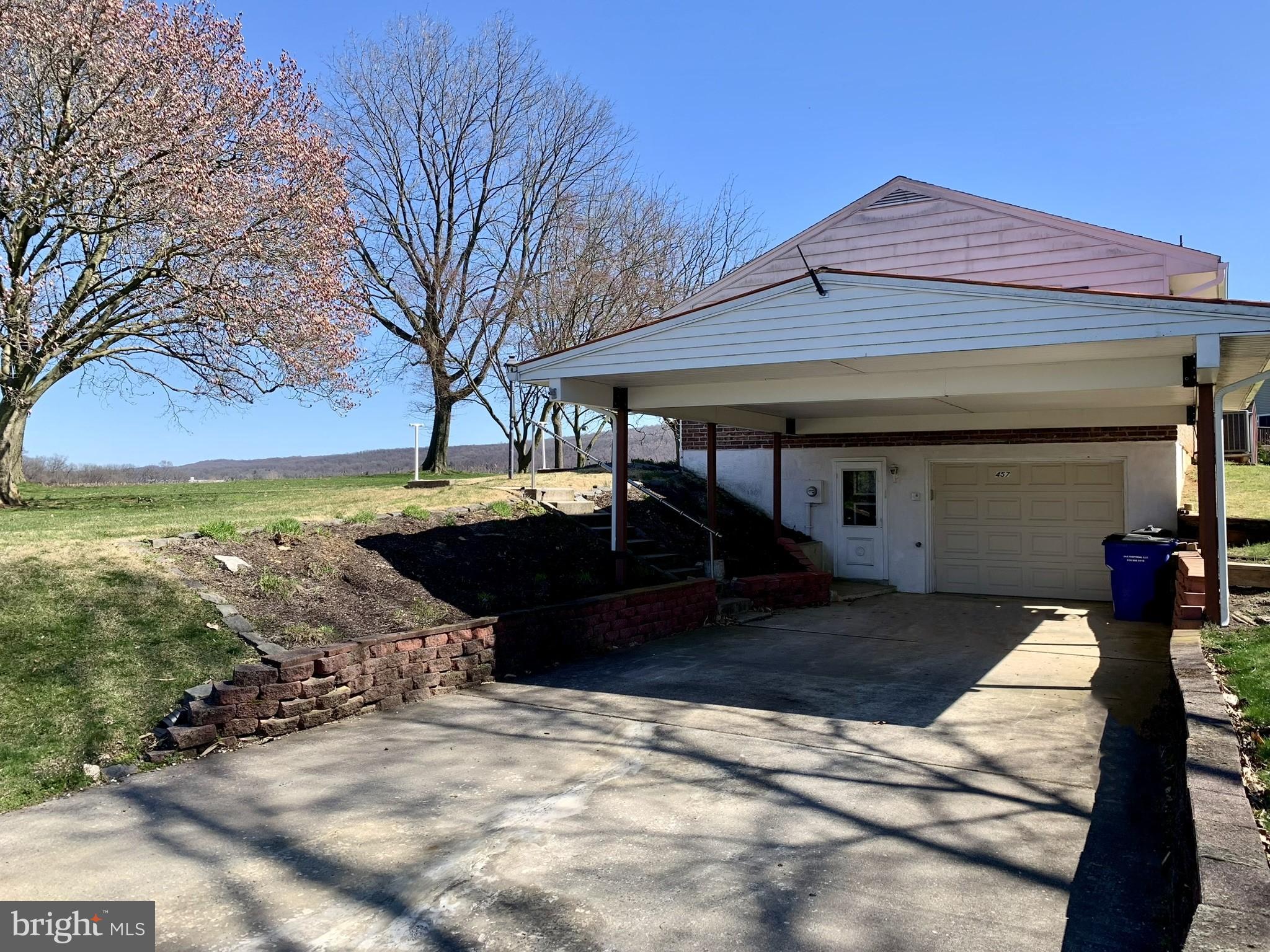 457 Snyder Road Reading, PA 19605 - Photo 3 of 31 Gallery Image 3