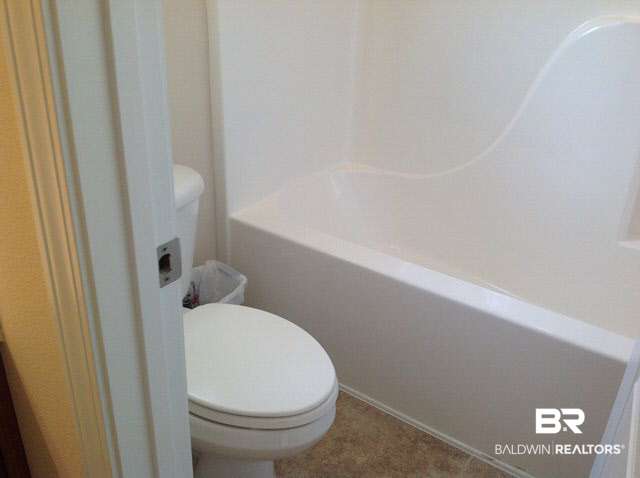 108 Durby Lane Foley, AL 36535 - Photo 24 of 45 Jack & Jill bath