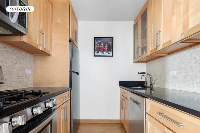 $1,275,000 | 445 5th Avenue, Unit 2728B | Midtown South