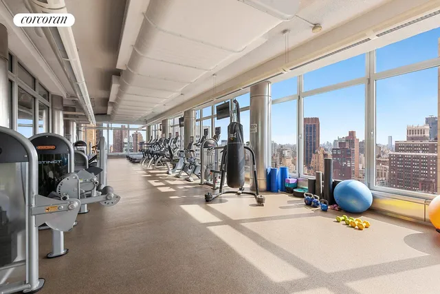 $1,275,000 | 445 5th Avenue, Unit 2728B | Midtown South