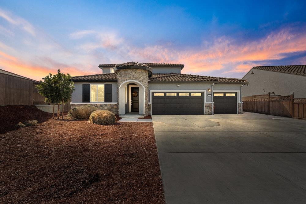 10 Hospital Road Hollister, CA 95023 - Photo 1 of 50 Gallery Image 1