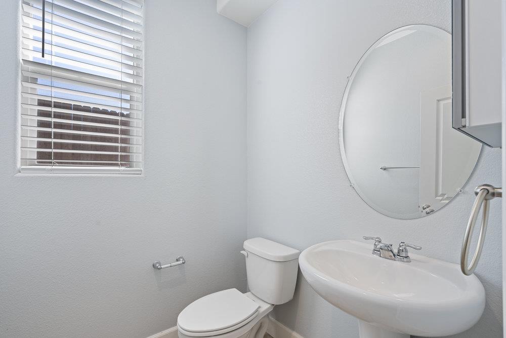10 Hospital Road Hollister, CA 95023 - Photo 11 of 50 Gallery Image 11