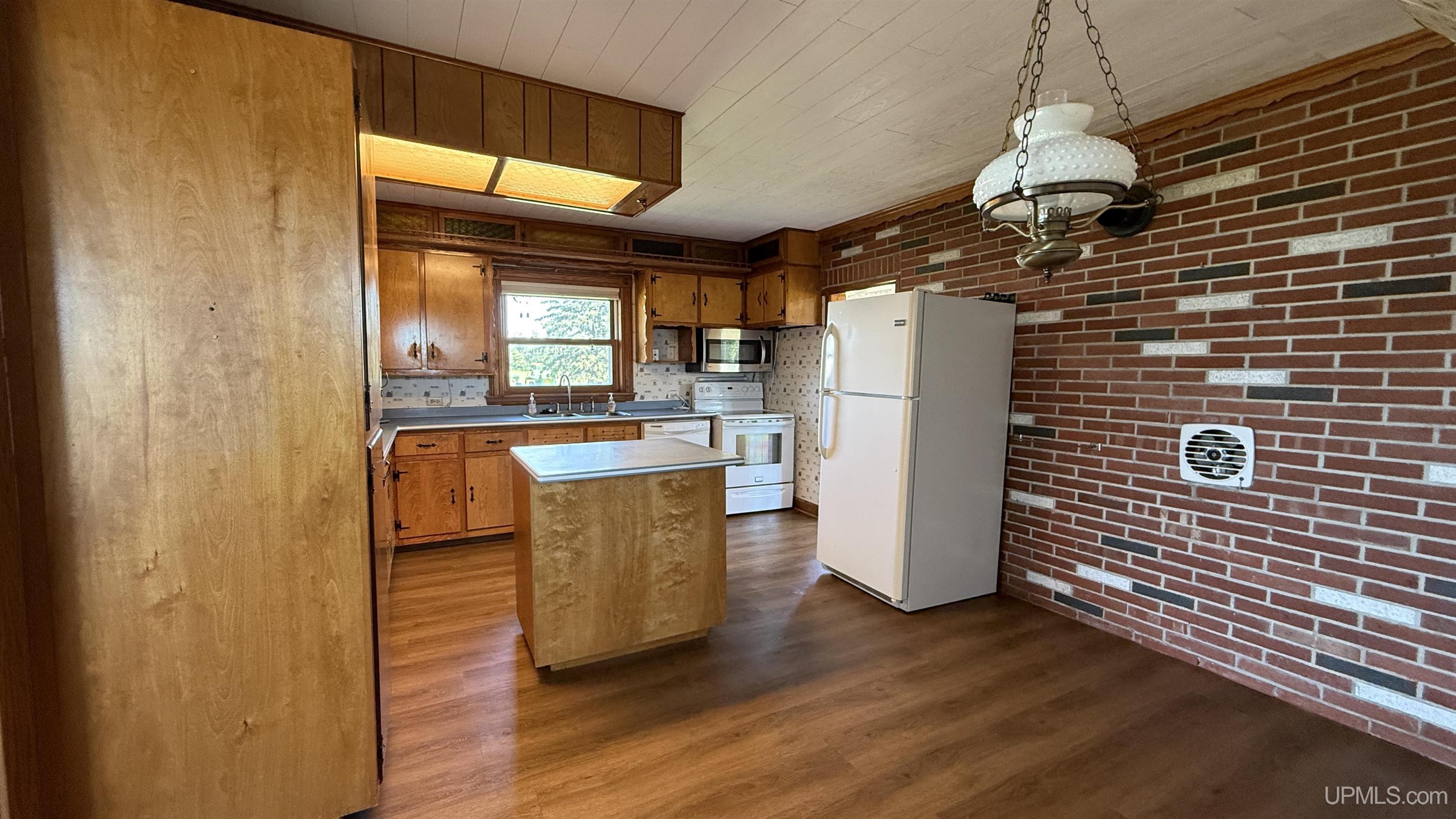 E4446 Orchard Road Ironwood, MI 49938 - Photo 11 of 90