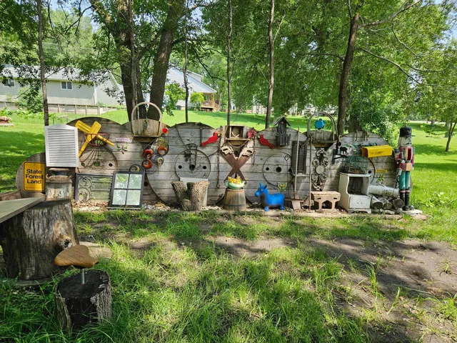 $279,900 | 608 Lakeshore Drive, Freeborn, MN 56032