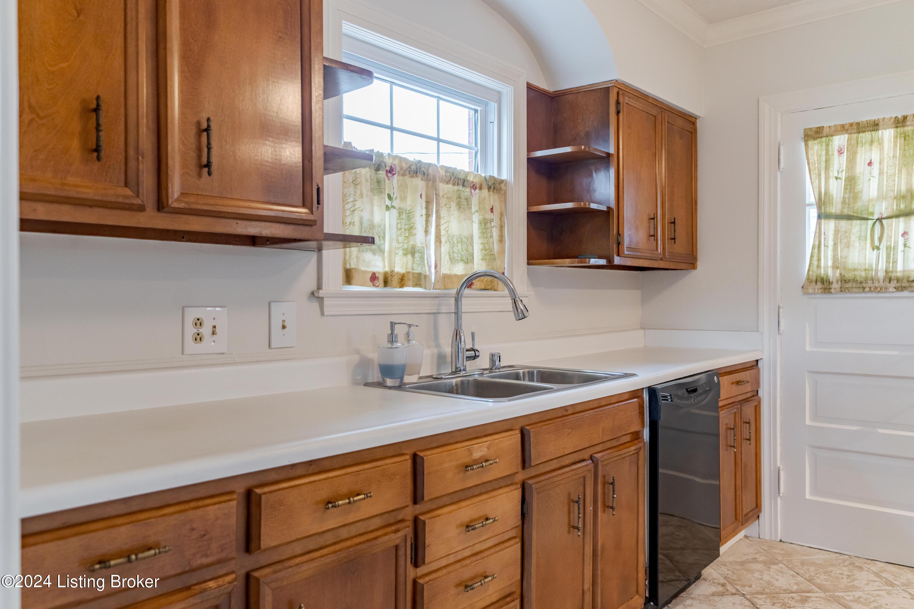 2620 Meadow Road Louisville, KY 40205 - Photo 45 of 61 DSC05856
