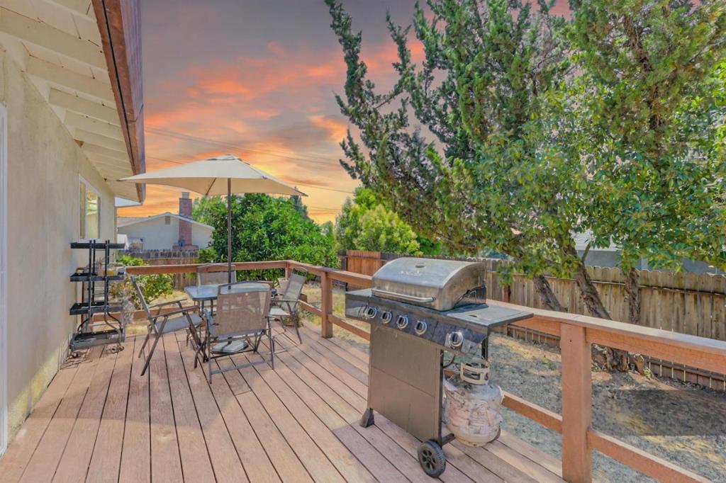 1333 Wesley Lane Auburn, CA 95603 - Photo 30 of 35 a view of balcony with furniture and wooden deck