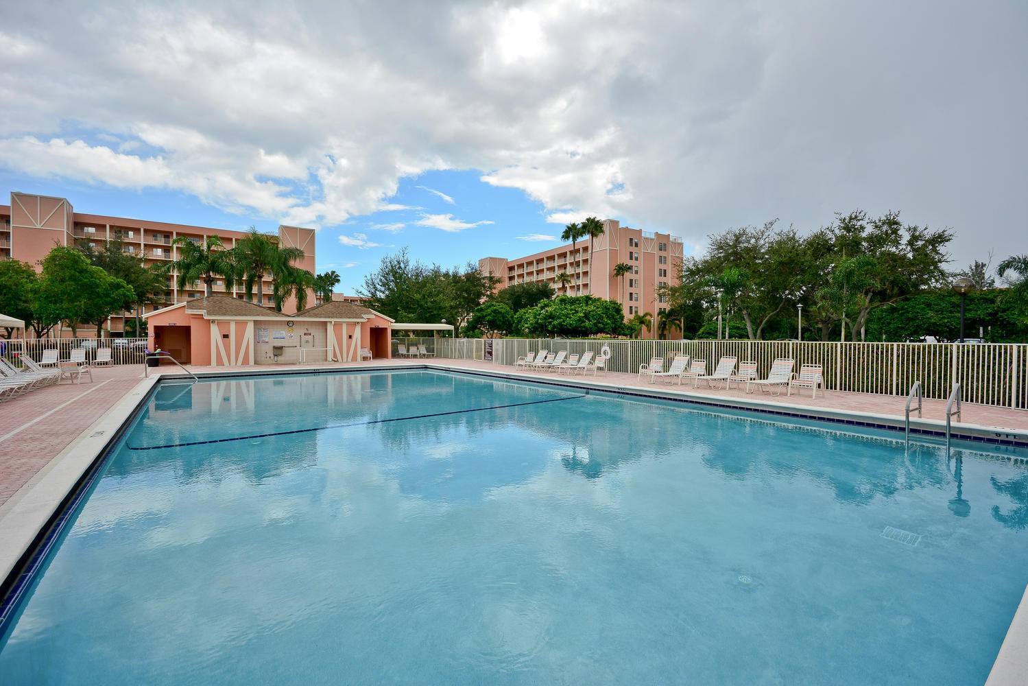 6235 Kings Gate Circle Delray Beach, FL 33484 - Photo 40 of 47 6112 Huntwick Terrace unit 206-large-029